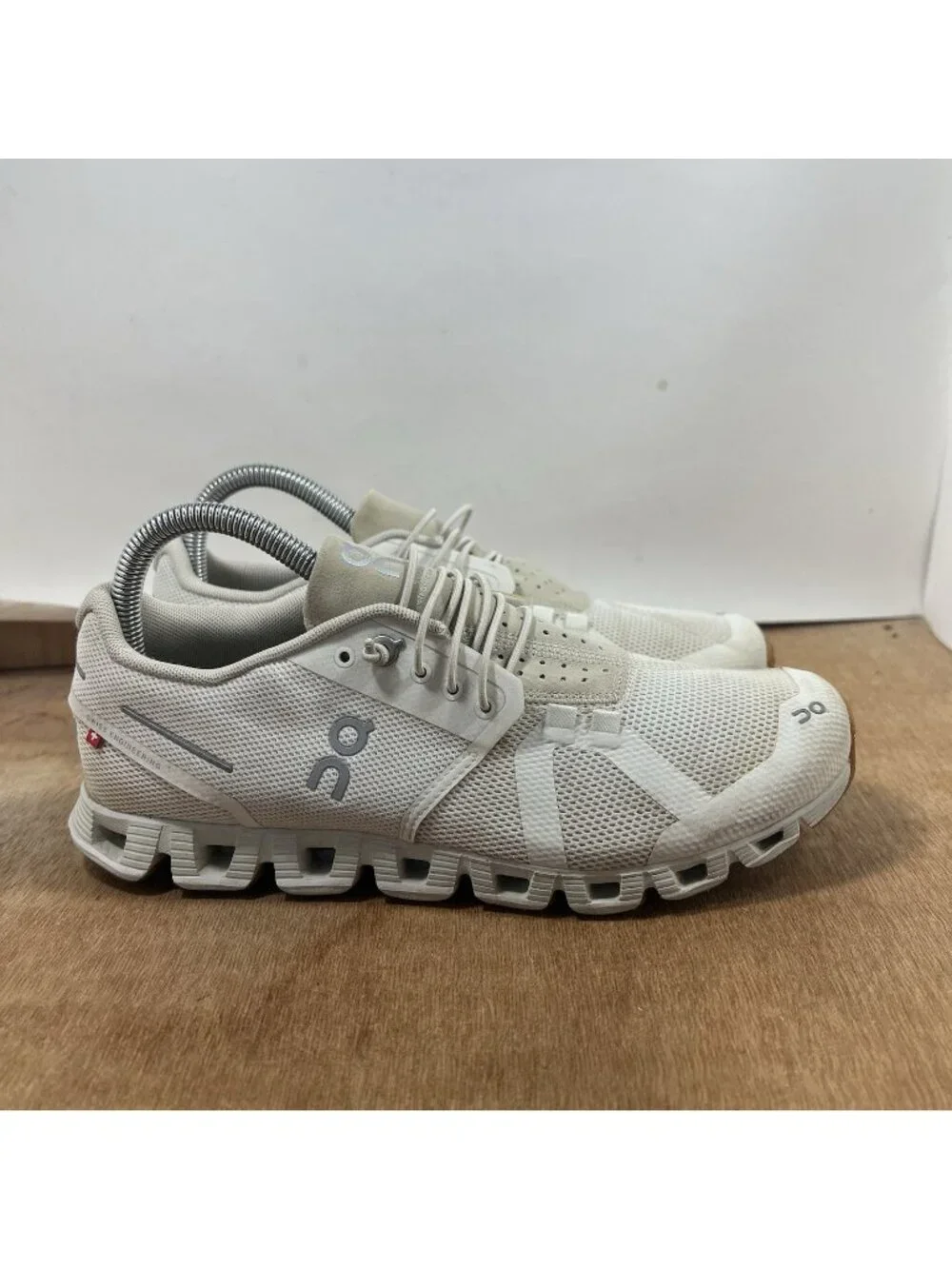 On Cloud 5 Sneakers Women's Size 8 Ivory Mesh Low Top Athletic Running Shoes